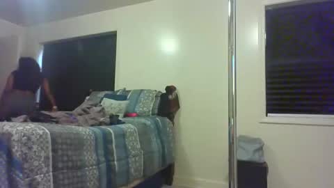 mary mack online show from 30, 10, 2025