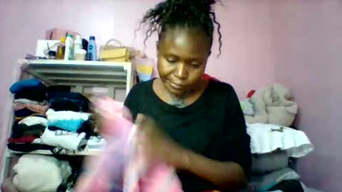 cutezola online show from 14, 9, 2025