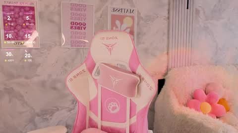 Snapshot of cutie_angels chatting on 5, 5, 2026 HelloMy name Eva online show from 5, 5, 2026