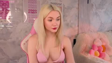 Snapshot of cutie_angels chatting on 9, 6, 2026 HelloMy name Eva online show from 9, 6, 2026