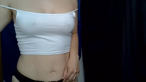 Snapshot of cutie_bee chatting on 29, 5, 2026 cutie_bee online show from 29, 5, 2026