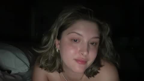 Snapshot of cutieoggg420 chatting on 5, 5, 2026 Cutieoggg420 online show from 5, 5, 2026