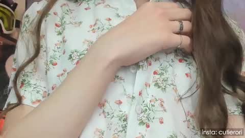 Snapshot of cutierori chatting on 1, 3, 2025 Rori  Instagram cutierori  online show from 1, 3, 2025