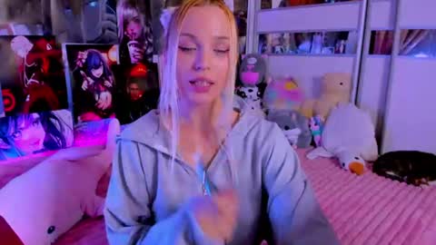 Snapshot of cuttie_ponyy chatting on 11, 6, 2026 Nora online show from 11, 6, 2026