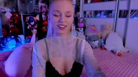 Snapshot of cuttie_ponyy chatting on 12, 7, 2026 Nora online show from 12, 7, 2026