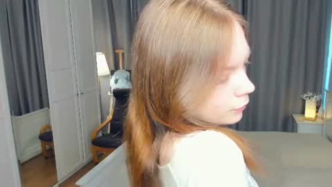 Snapshot of cuty_petite chatting on 26, 6, 2026 Anne online show from 26, 6, 2026