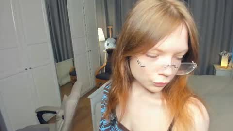 Snapshot of cuty_petite chatting on 28, 6, 2026 Anne online show from 28, 6, 2026