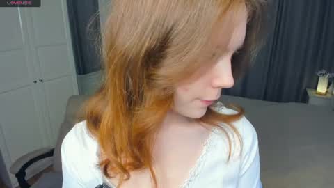 Snapshot of cuty_petite chatting on 5, 7, 2026 Anne online show from 5, 7, 2026