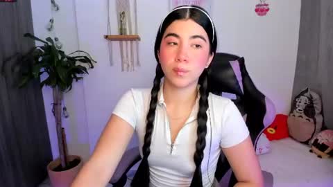Snapshot of cyber_lizz chatting on 22, 6, 2026 Liz online show from 22, 6, 2026