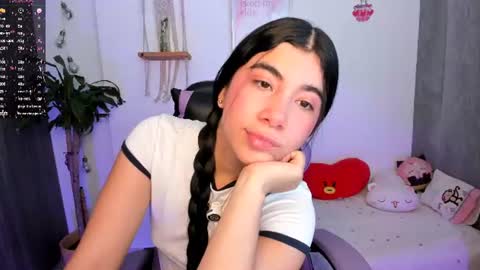 Snapshot of cyber_lizz chatting on 27, 6, 2026 Liz online show from 27, 6, 2026