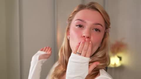 EMILY online show from 8, 11, 2025