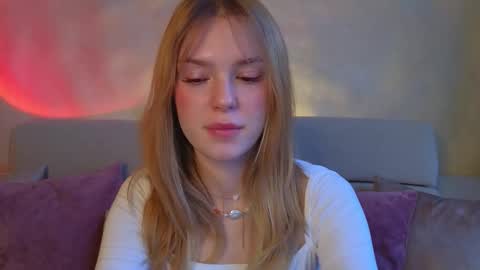 Im Emi streaming with my friend Reyna today online show from 17, 3, 2026