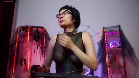 Snapshot of cyberxgoddess_ chatting on 9, 11, 2025 Lily Goddess online show from 9, 11, 2025