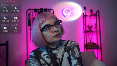 Snapshot of cyberxgoddess_ chatting on 21, 11, 2025 Lily Goddess online show from 21, 11, 2025