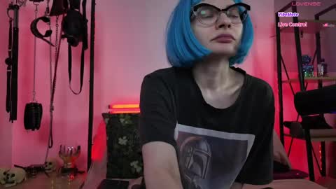 Snapshot of cyberxgoddess_ chatting on 7, 5, 2026 Lily Goddess online show from 7, 5, 2026
