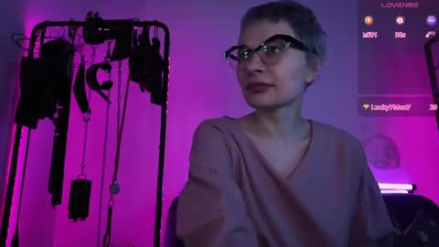 Snapshot of cyberxgoddess_ chatting on 22, 5, 2026 Lily Goddess online show from 22, 5, 2026