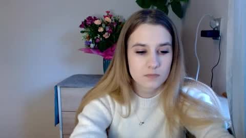 Snapshot of cyntianatural chatting on 18, 2, 2025 CyntiaNatural online show from 18, 2, 2025