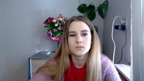 Snapshot of cyntianatural chatting on 19, 2, 2025 CyntiaNatural online show from 19, 2, 2025