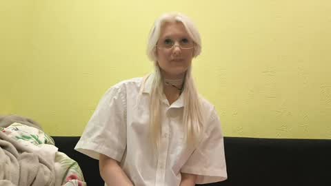 Snapshot of cythiacrutcher chatting on 1, 6, 2026 Emily online show from 1, 6, 2026