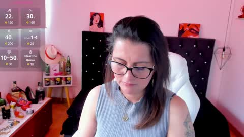 Mia  online show from 28, 1, 2025