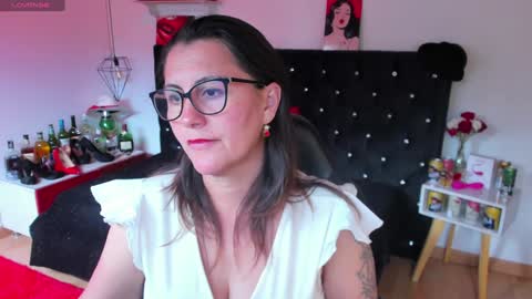 Mia  online show from 7, 2, 2025