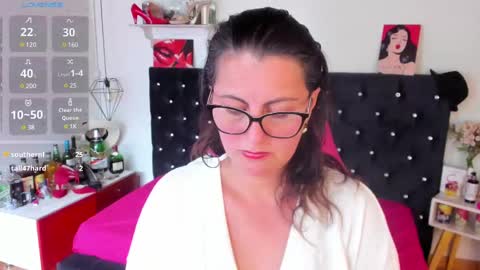 Mia  online show from 25, 2, 2025