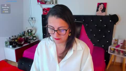 Mia  online show from 1, 3, 2025