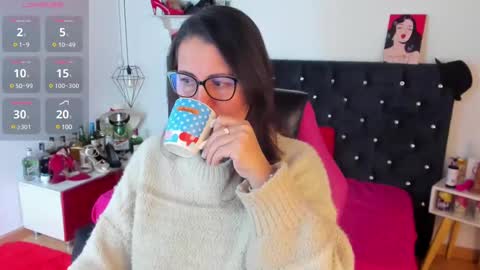 Mia  online show from 6, 3, 2025