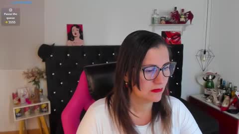 Mia  online show from 11, 3, 2025