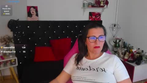 Mia  online show from 11, 3, 2025