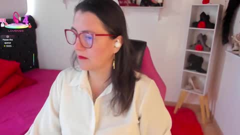 Mia  online show from 14, 9, 2025