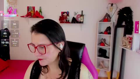 Mia  online show from 18, 9, 2025