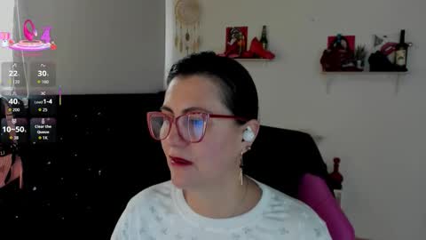 Mia  online show from 19, 9, 2025