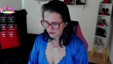 Mia  online show from 21, 9, 2025