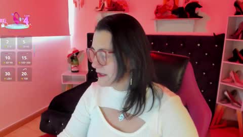 Mia  online show from 5, 10, 2025