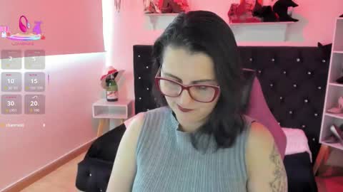 Mia  online show from 7, 10, 2025