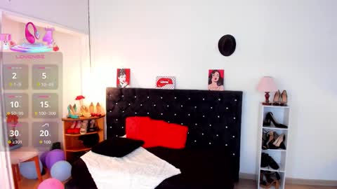 Mia  online show from 11, 11, 2025