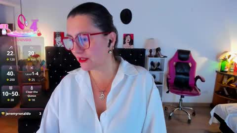 Mia  online show from 23, 11, 2025