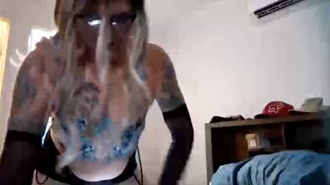 Kasey Xdresser online show from 29, 3, 2026