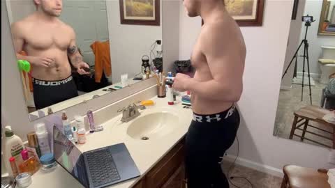 Snapshot of daddydaydrinkz chatting on 8, 2, 2025 DaddydayDrinkz online show from 8, 2, 2025