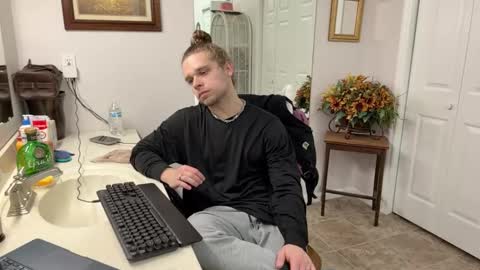 Snapshot of daddydaydrinkz chatting on 17, 2, 2025 DaddydayDrinkz online show from 17, 2, 2025