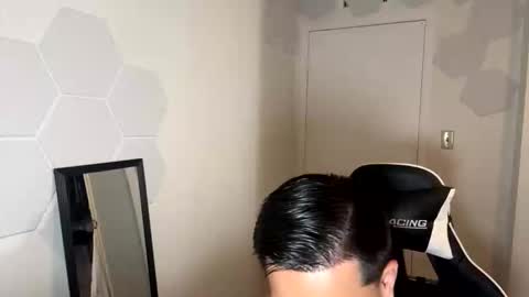 Snapshot of daddyfit95 chatting on 6, 6, 2026 daddyfit95 online show from 6, 6, 2026