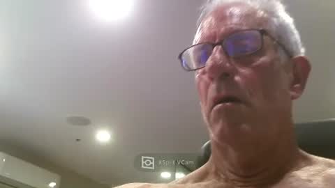 Snapshot of daddyluv2u chatting on 10, 3, 2025 daddyluv2u online show from 10, 3, 2025