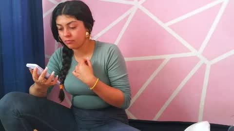 dafna lorens  online show from 12, 4, 2026