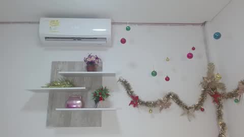 Snapshot of dafnnee_ross chatting on 20, 12, 2024 DAFNNE online show from 20, 12, 2024