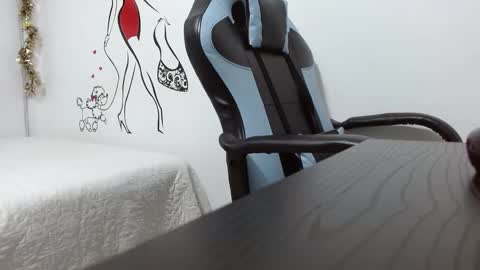 Snapshot of dafnnee_ross chatting on 27, 12, 2024 DAFNNE online show from 27, 12, 2024