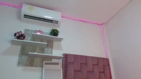 Snapshot of dafnnee_ross chatting on 7, 3, 2025 DAFNNE online show from 7, 3, 2025