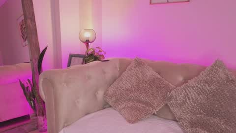 Dahiann Walcott online show from 8, 4, 2026