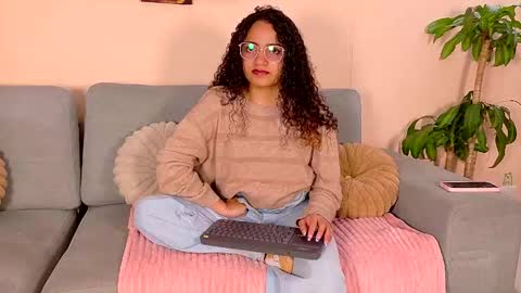 Snapshot of dahliabrowniee chatting on 6, 5, 2026 Dahli online show from 6, 5, 2026