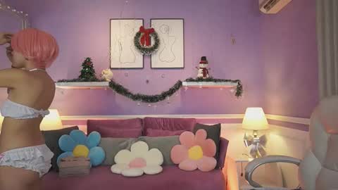 Dahlia Grey online show from 4, 12, 2025